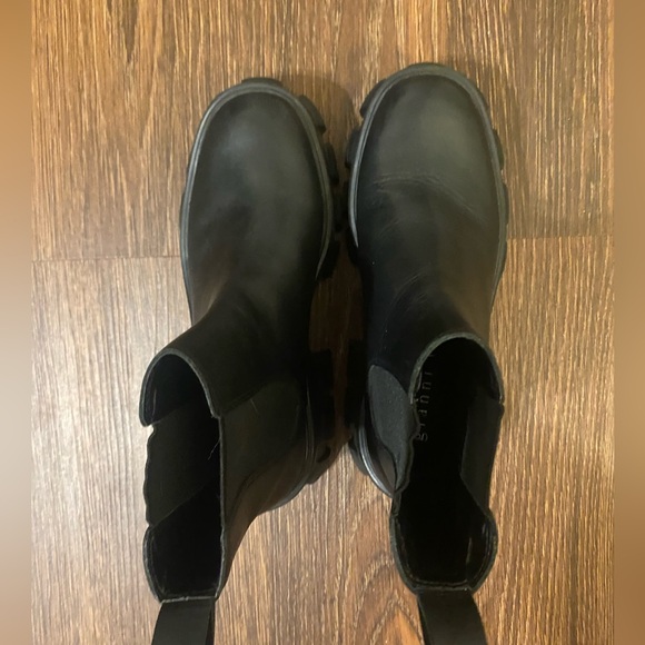 Gianni Bini Chunky Boots! Great for fall! - Picture 4 of 9